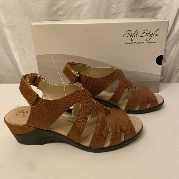 Soft style by hush puppies bronze sandals 9 NIB - Picture 1 of 8